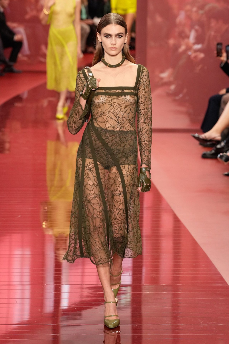 Mia Armstrong featured in  the Gucci fashion show for Spring/Summer 2025