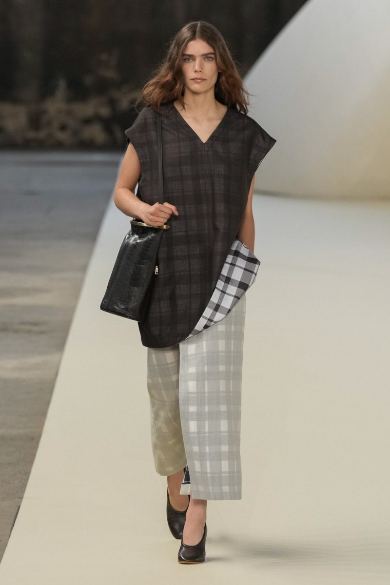 Tod\'s fashion show for Spring/Summer 2025
