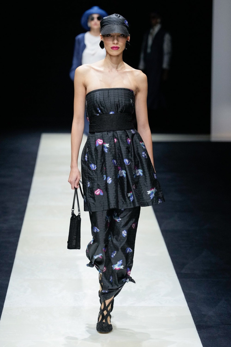 Emporio Armani fashion show for Spring/Summer 2025