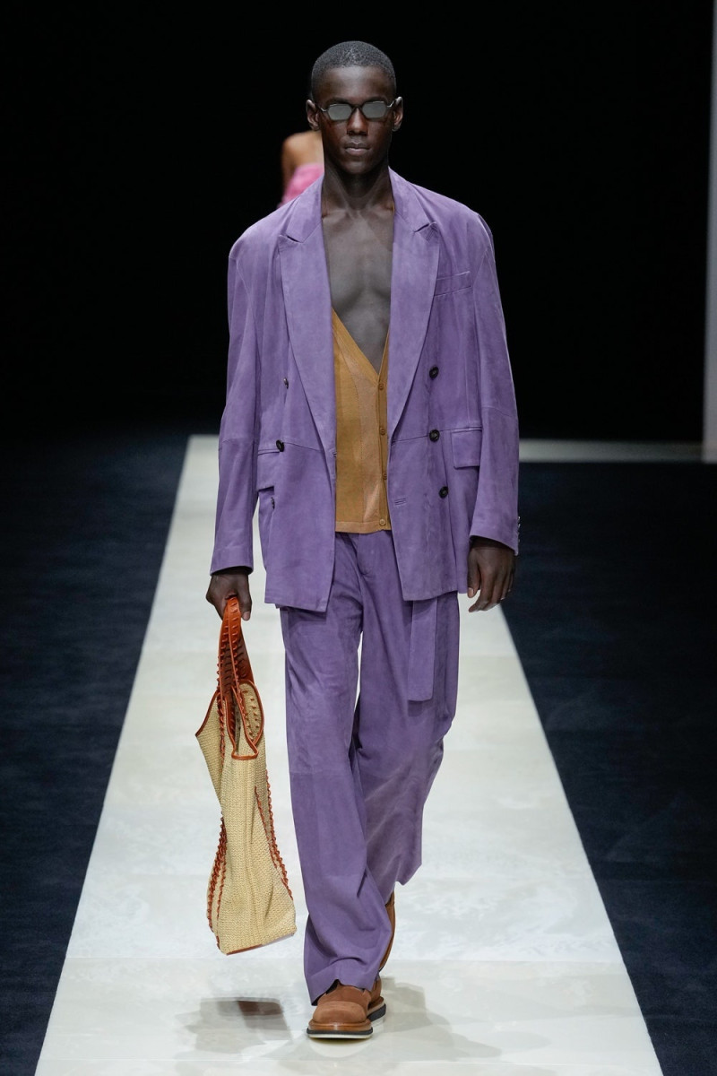 Emporio Armani fashion show for Spring/Summer 2025