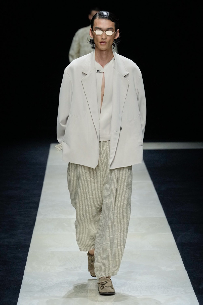 Emporio Armani fashion show for Spring/Summer 2025