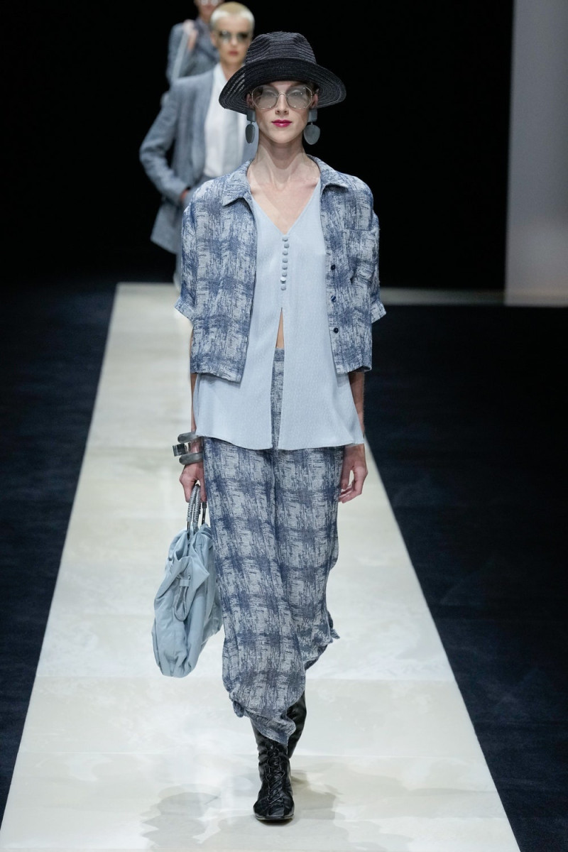Emporio Armani fashion show for Spring/Summer 2025