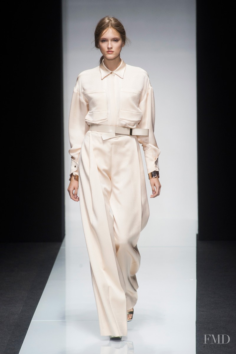 Jane Grybennikova featured in  the Gianfranco Ferré fashion show for Spring/Summer 2014