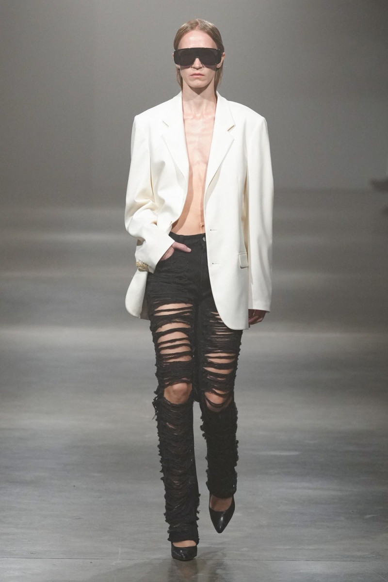 MM6 Maison Martin Margiela fashion show for Spring/Summer 2025