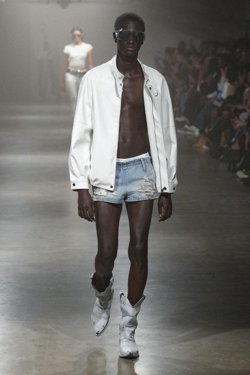 MM6 Maison Martin Margiela fashion show for Spring/Summer 2025