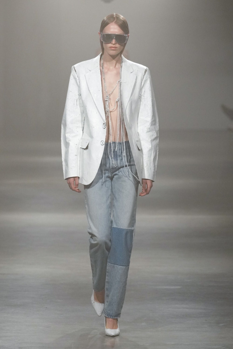 MM6 Maison Martin Margiela fashion show for Spring/Summer 2025