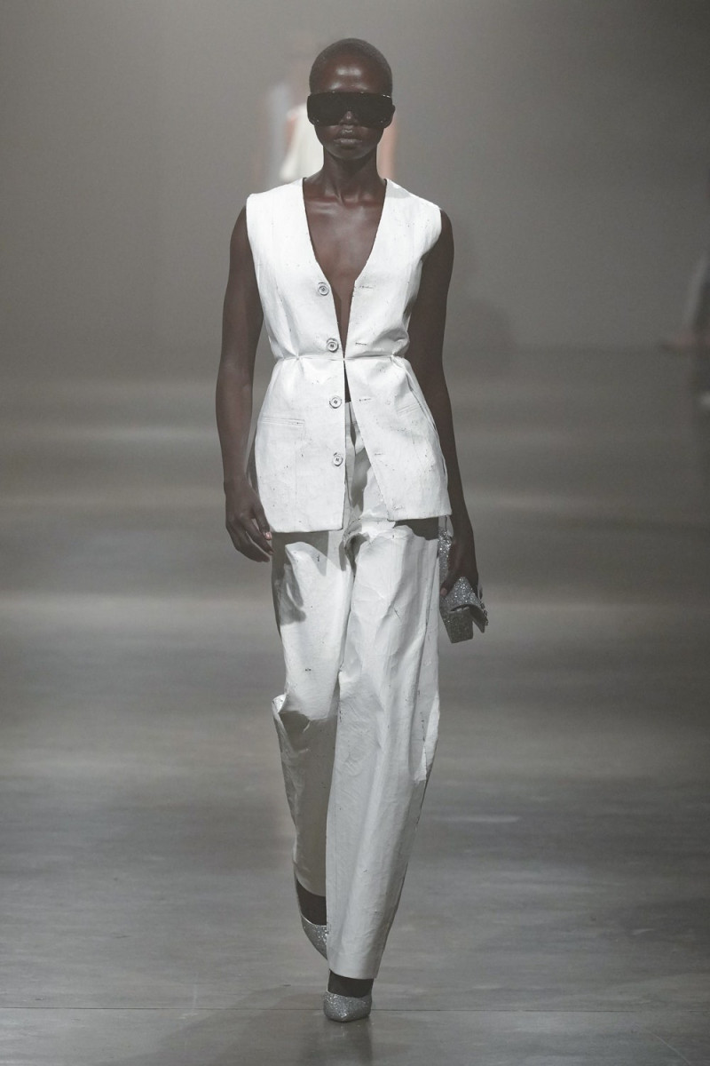 MM6 Maison Martin Margiela fashion show for Spring/Summer 2025