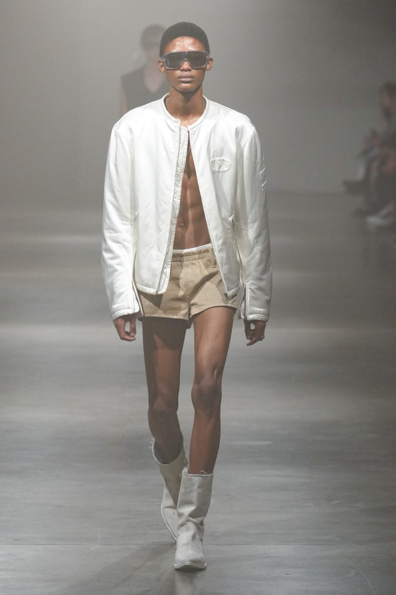 MM6 Maison Martin Margiela fashion show for Spring/Summer 2025