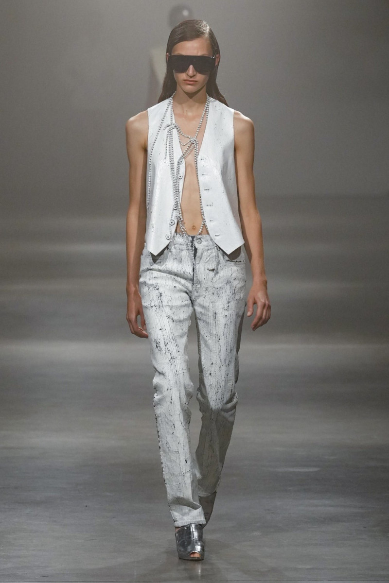 MM6 Maison Martin Margiela fashion show for Spring/Summer 2025