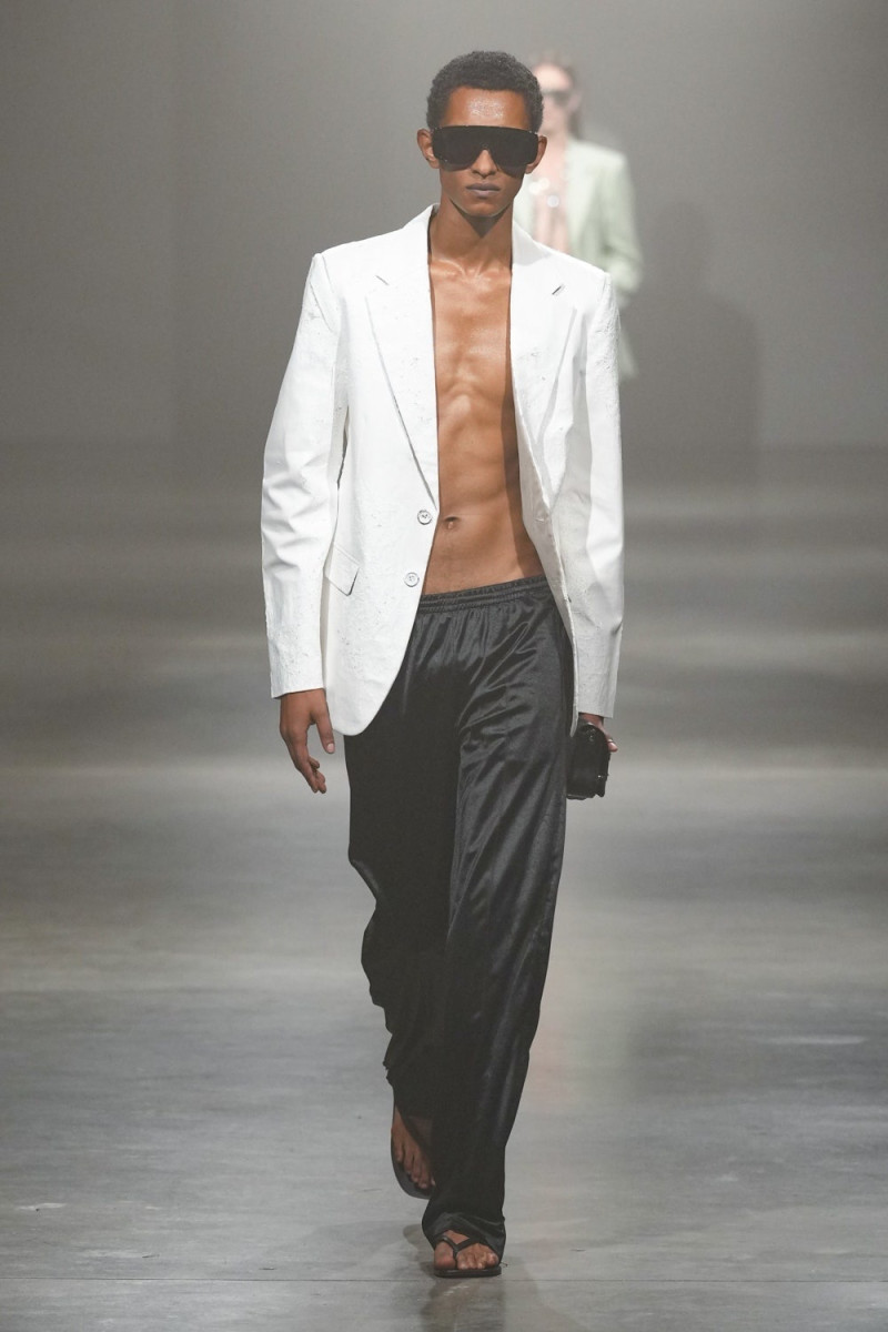 MM6 Maison Martin Margiela fashion show for Spring/Summer 2025