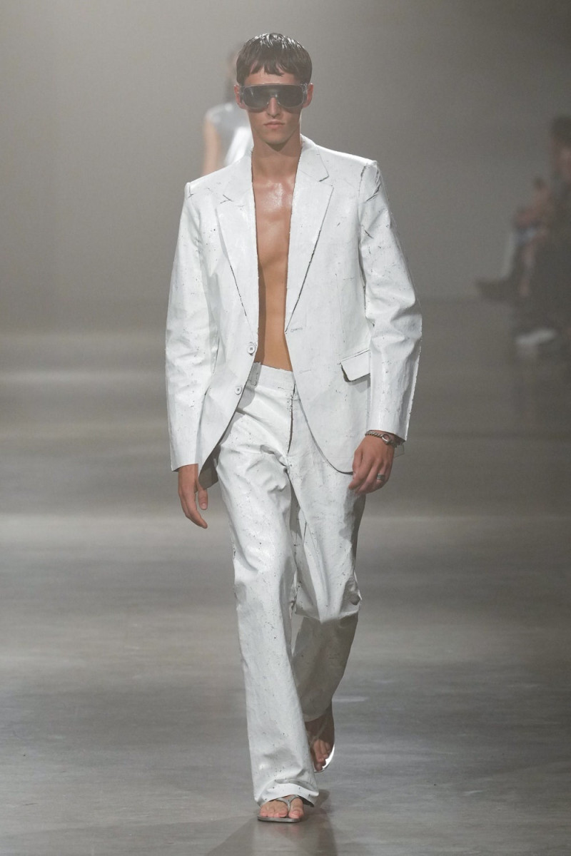 MM6 Maison Martin Margiela fashion show for Spring/Summer 2025