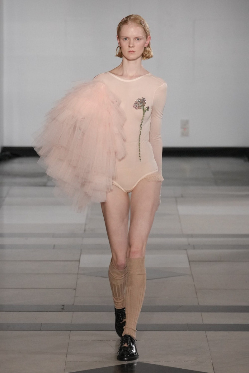 Simone Rocha fashion show for Spring/Summer 2025
