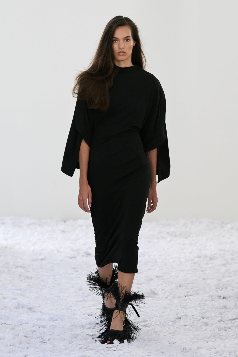 Grace Valentine featured in  the 16Arlington fashion show for Spring/Summer 2025
