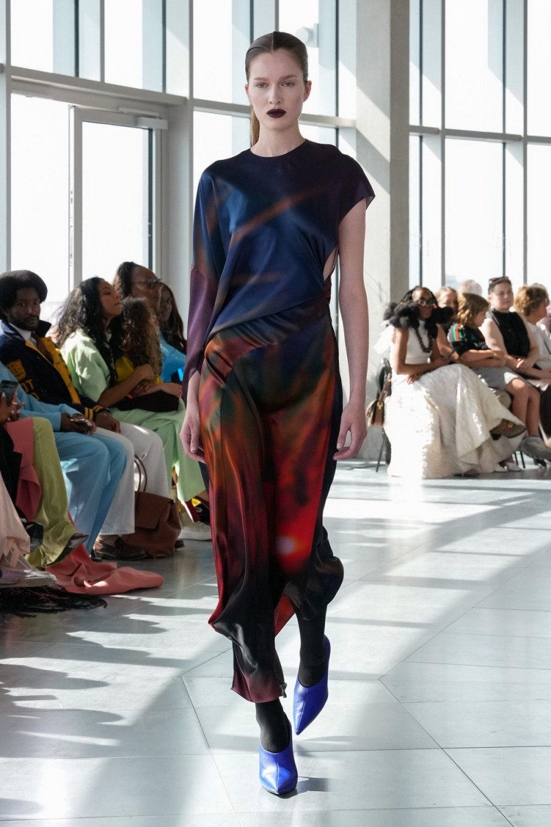Roksanda Ilincic fashion show for Spring/Summer 2025