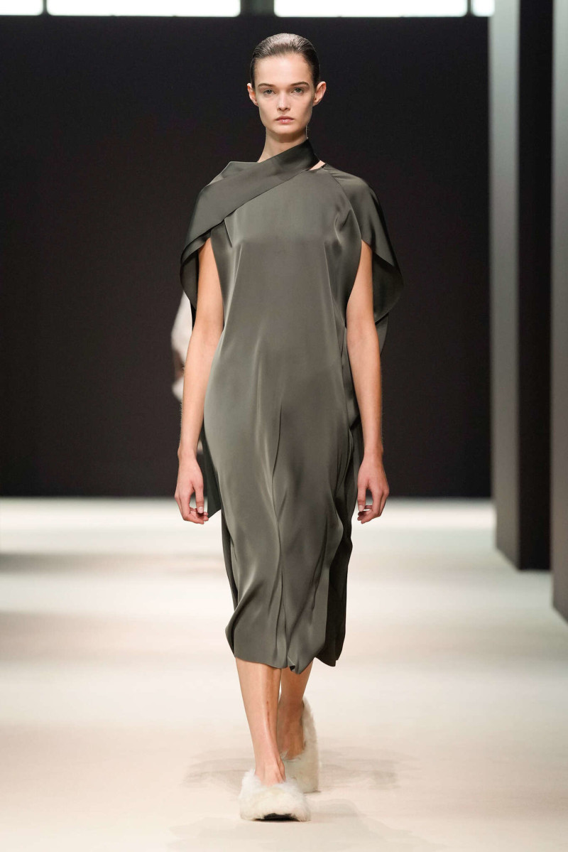 Cos Sweden fashion show for Spring/Summer 2025