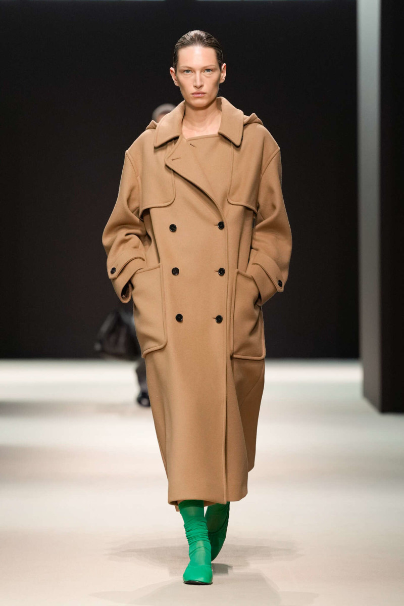 Cos Sweden fashion show for Spring/Summer 2025