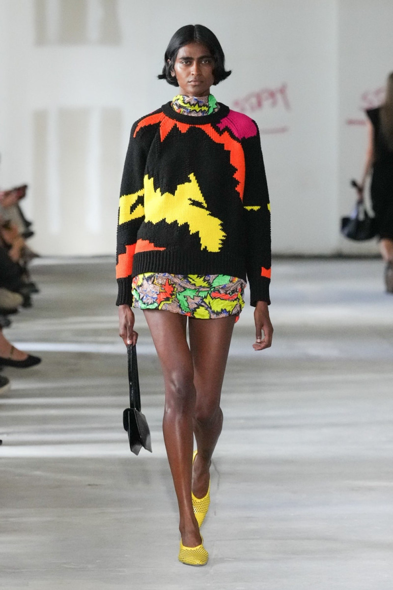 Rachel Comey fashion show for Spring/Summer 2025