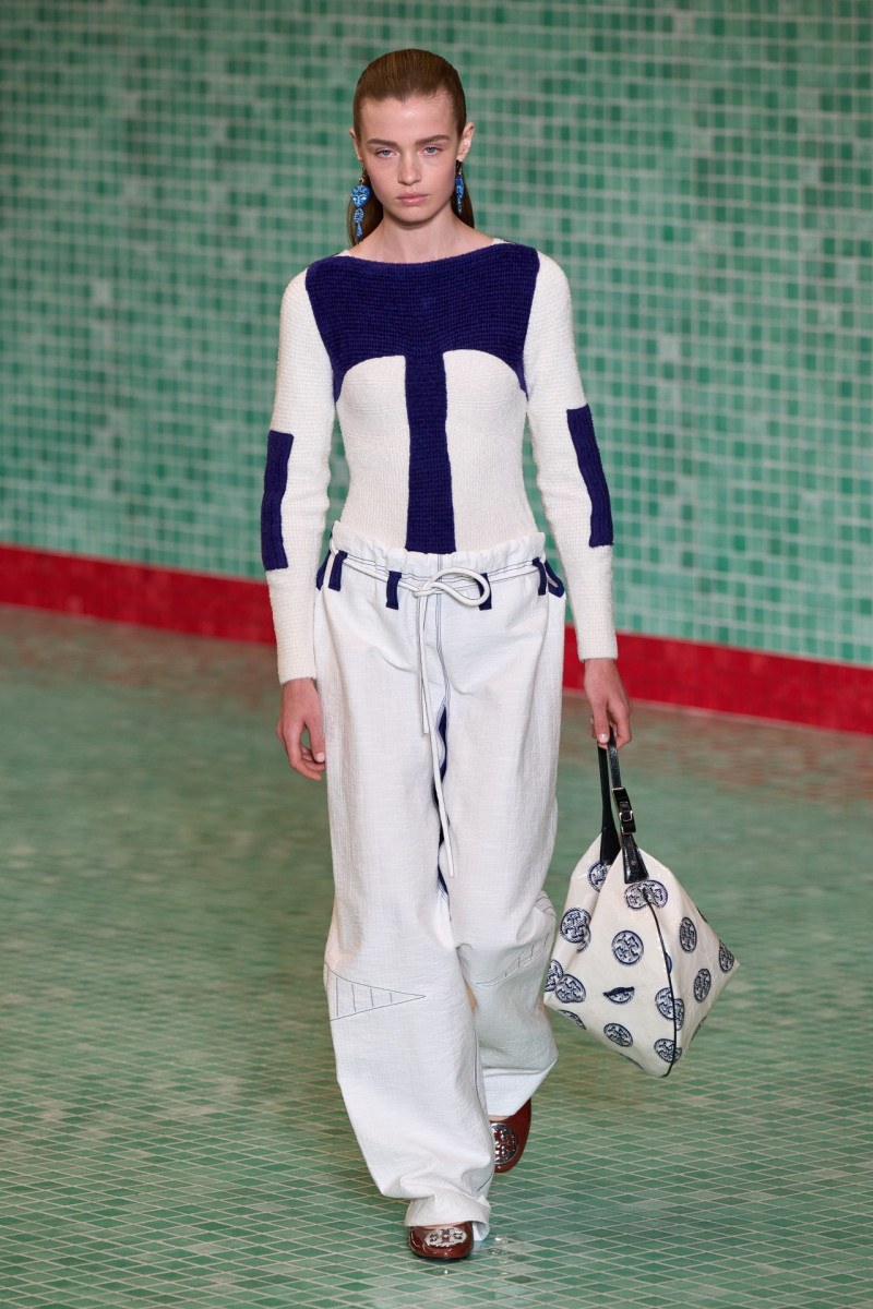 Tory Burch fashion show for Spring/Summer 2025