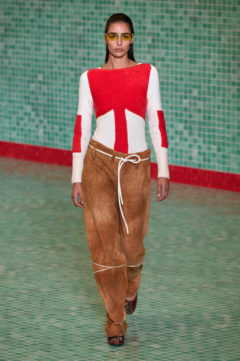Tory Burch fashion show for Spring/Summer 2025