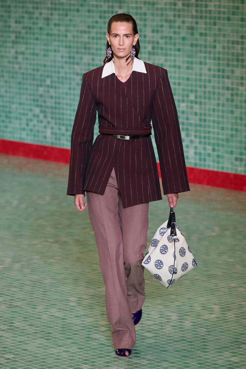Tory Burch fashion show for Spring/Summer 2025