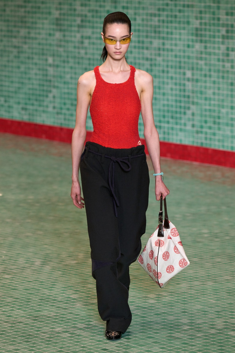 Tory Burch fashion show for Spring/Summer 2025
