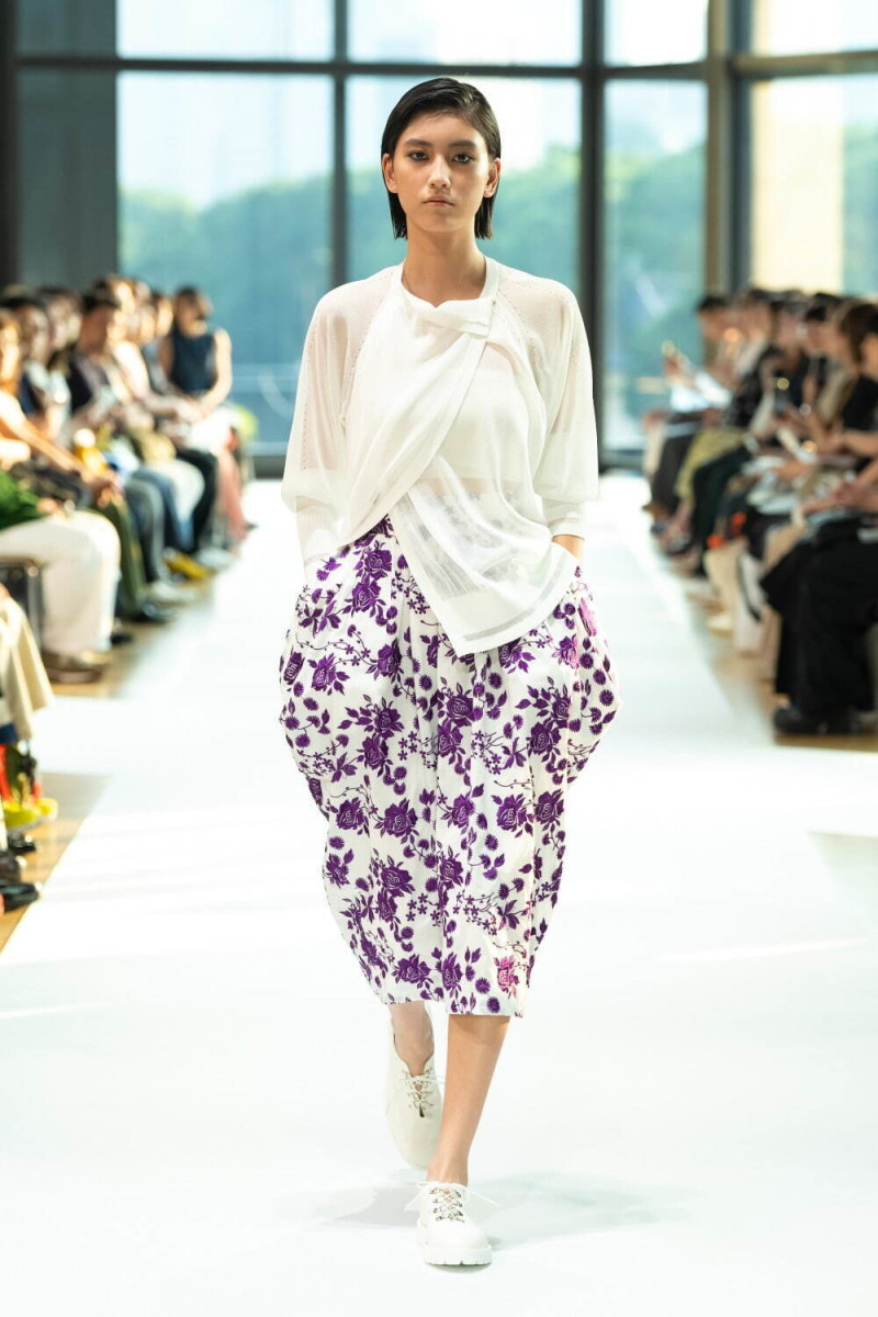 support surface fashion show for Spring/Summer 2025