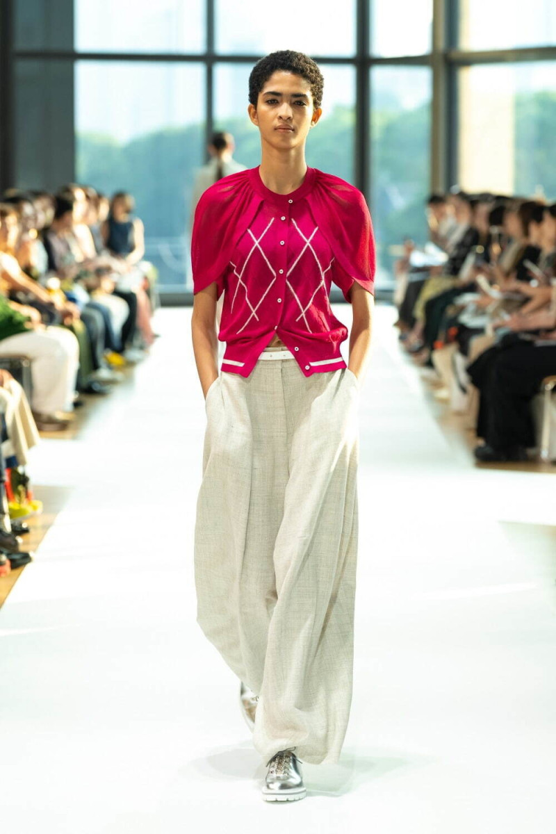 support surface fashion show for Spring/Summer 2025