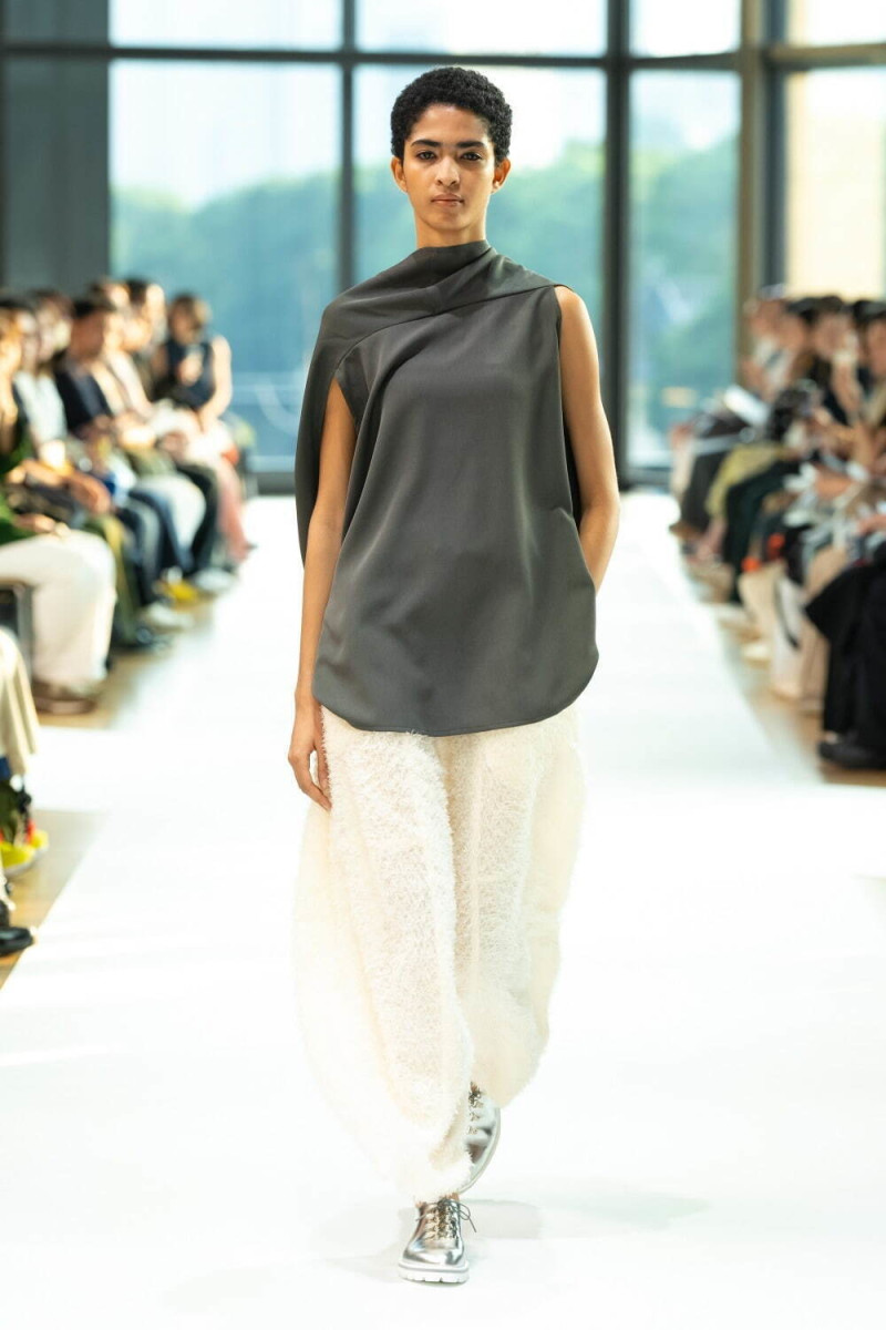 support surface fashion show for Spring/Summer 2025