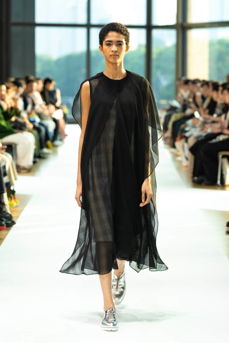 support surface fashion show for Spring/Summer 2025