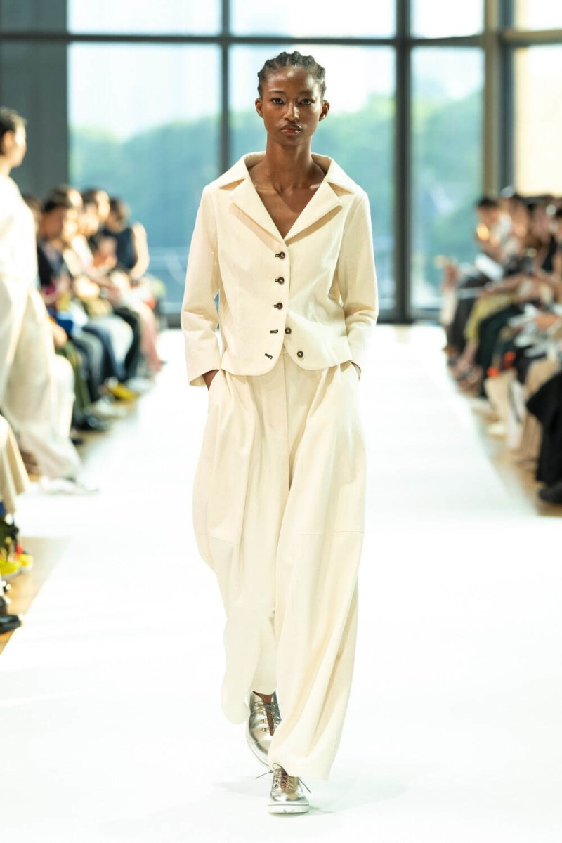 support surface fashion show for Spring/Summer 2025
