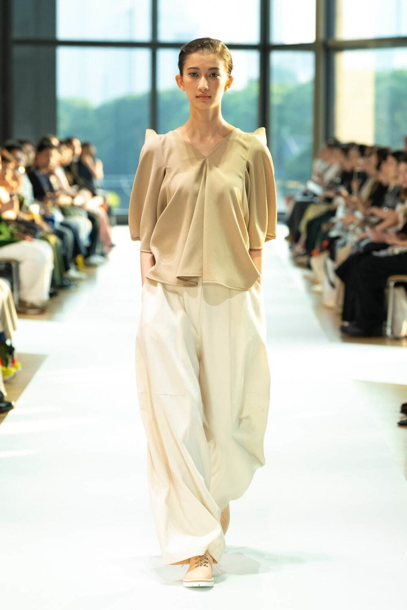 support surface fashion show for Spring/Summer 2025