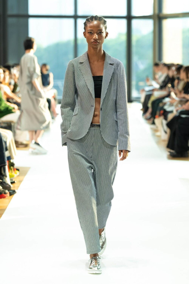 support surface fashion show for Spring/Summer 2025