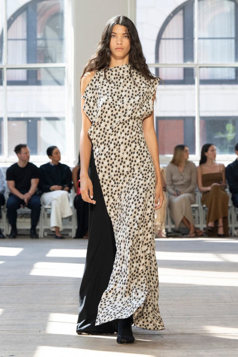 Proenza Schouler fashion show for Spring/Summer 2025