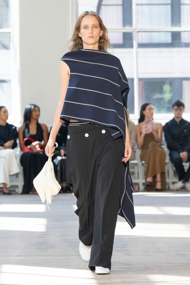 Proenza Schouler fashion show for Spring/Summer 2025