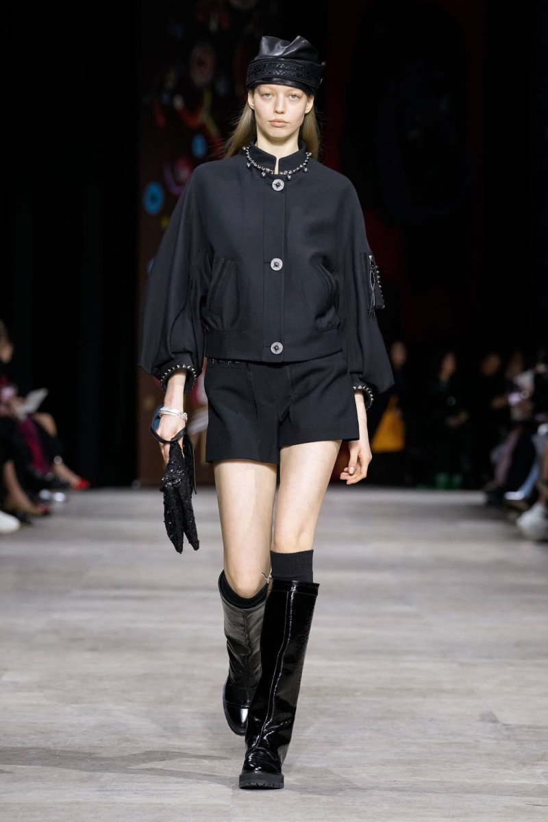 Shiatzy Chen fashion show for Autumn/Winter 2025