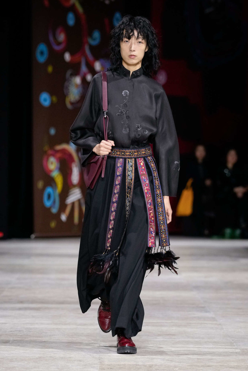 Shiatzy Chen fashion show for Autumn/Winter 2025