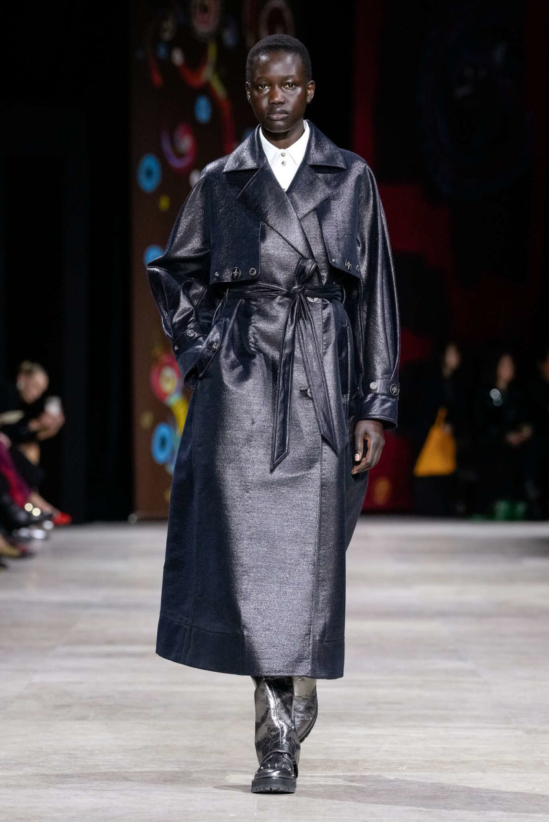 Shiatzy Chen fashion show for Autumn/Winter 2025