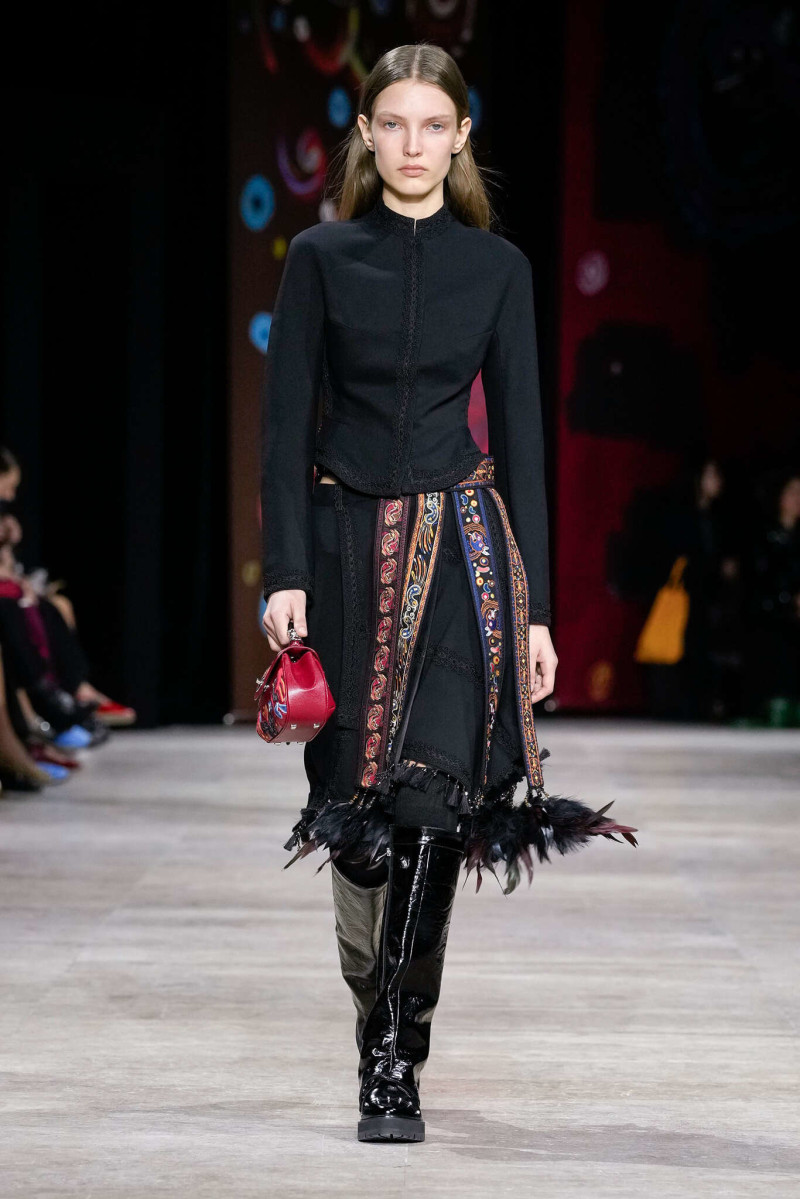 Shiatzy Chen fashion show for Autumn/Winter 2025