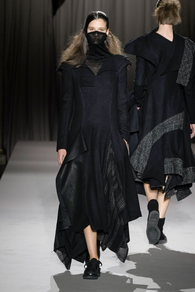 Yohji Yamamoto fashion show for Autumn/Winter 2025