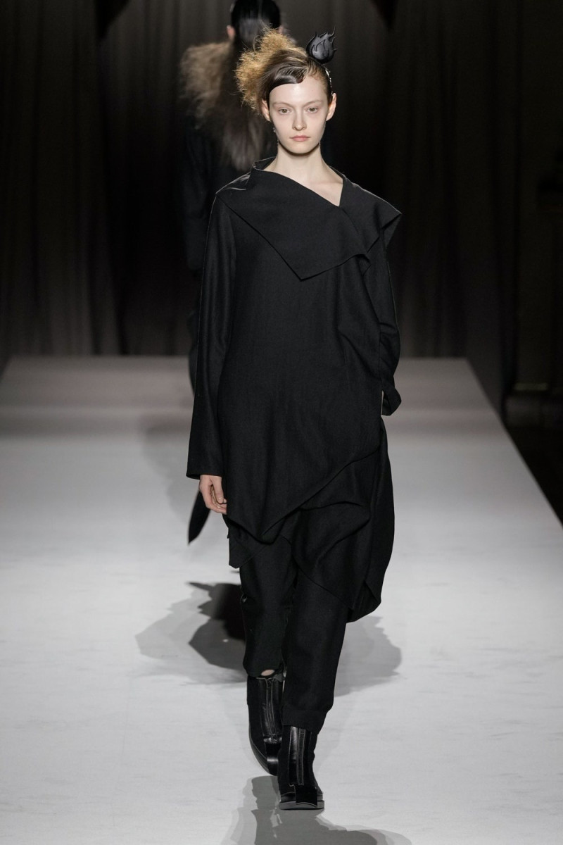 Yohji Yamamoto fashion show for Autumn/Winter 2025