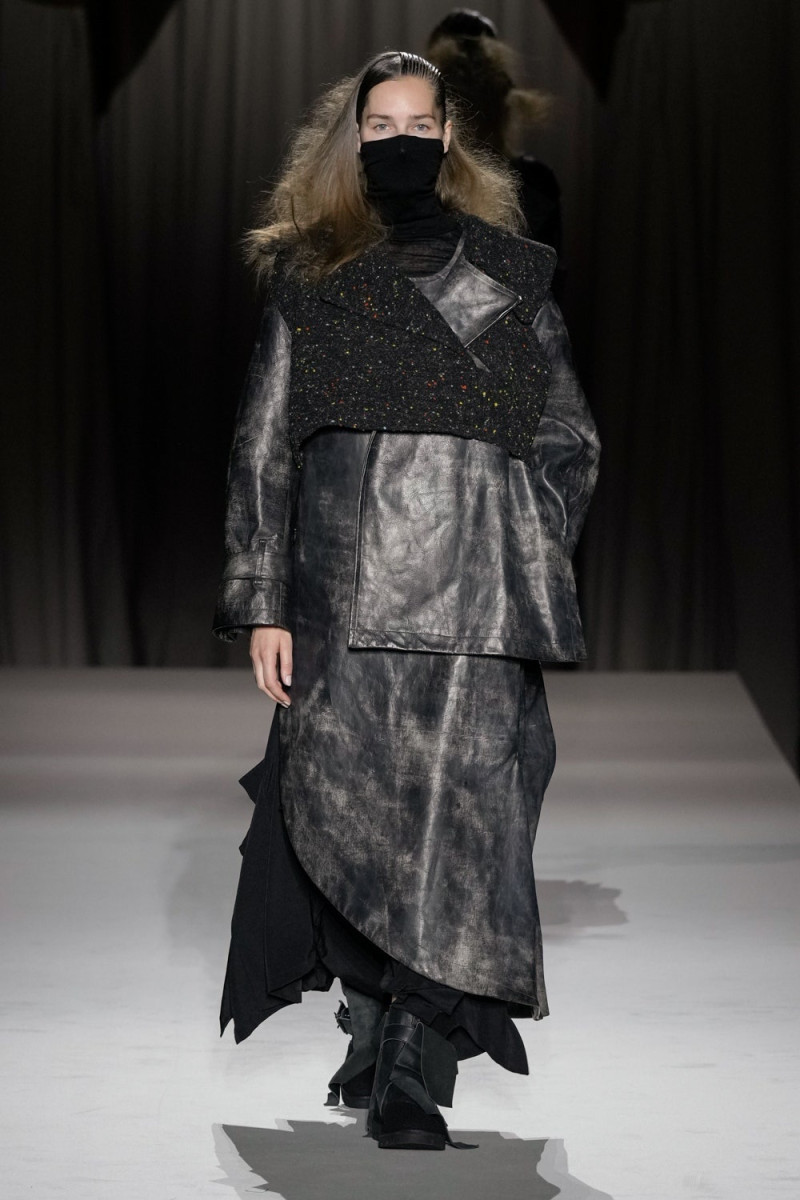 Yohji Yamamoto fashion show for Autumn/Winter 2025