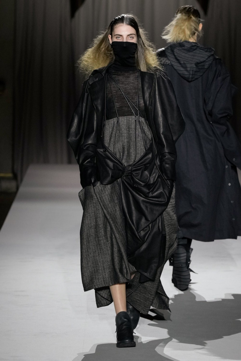 Yohji Yamamoto fashion show for Autumn/Winter 2025