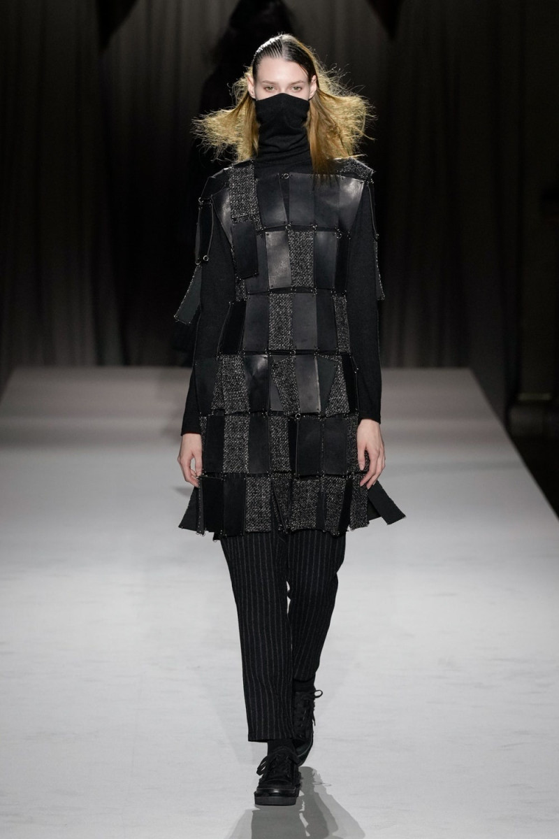 Yohji Yamamoto fashion show for Autumn/Winter 2025
