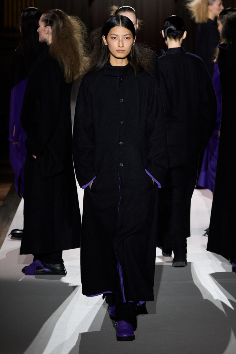 Yohji Yamamoto fashion show for Autumn/Winter 2025