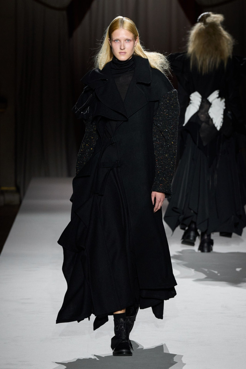 Yohji Yamamoto fashion show for Autumn/Winter 2025