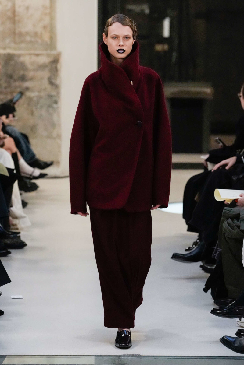 Mame Kurogouchi fashion show for Autumn/Winter 2025