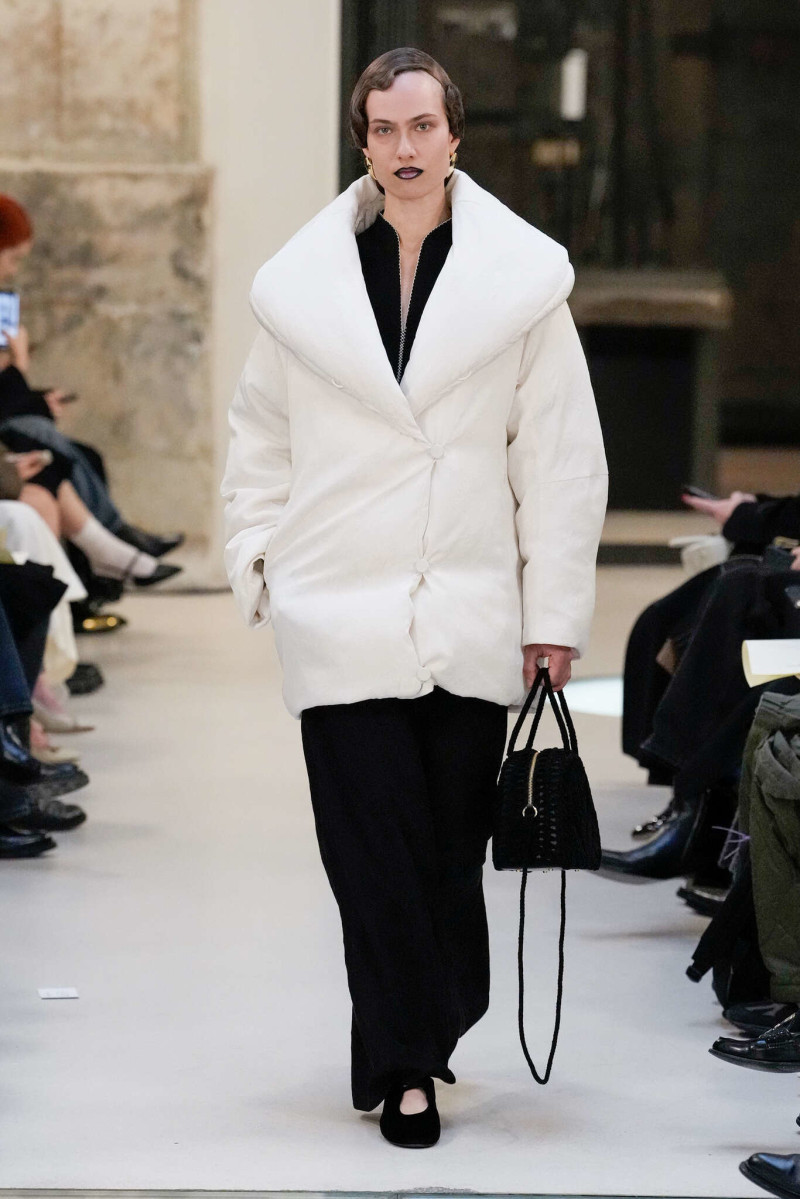 Mame Kurogouchi fashion show for Autumn/Winter 2025