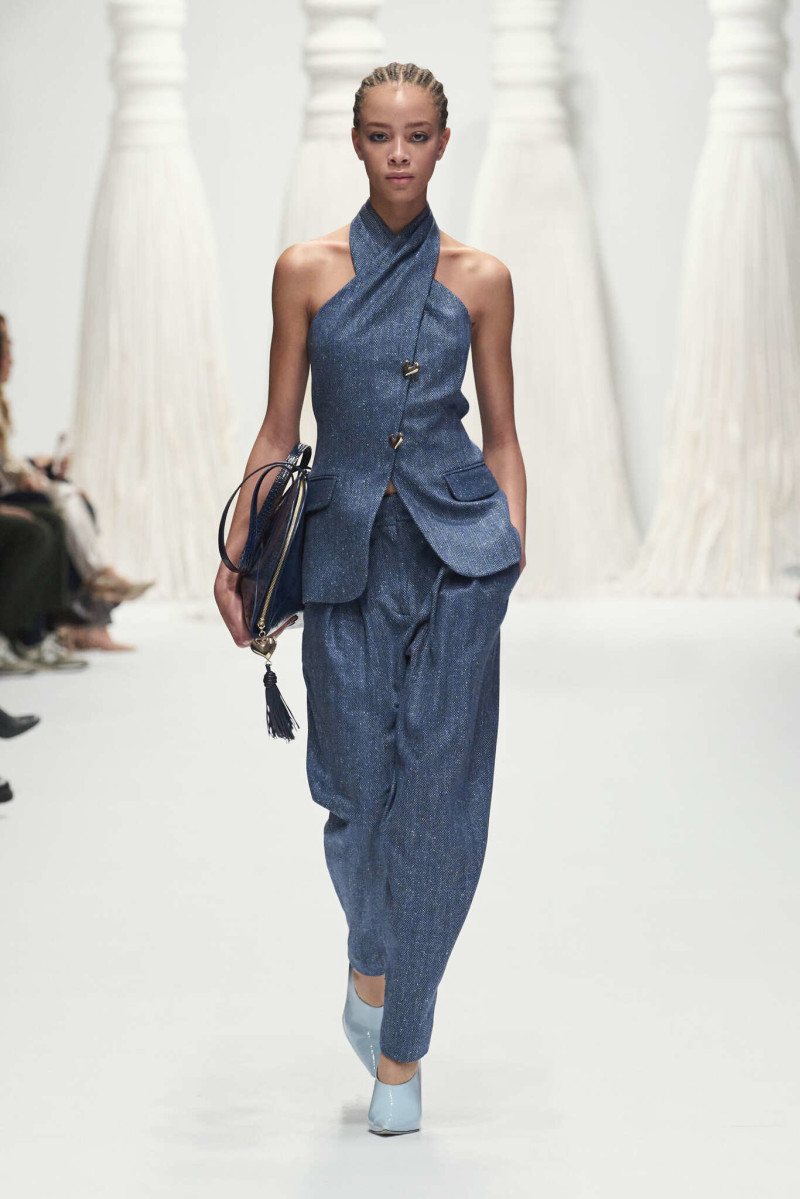 Essoye Mombot featured in  the Genny fashion show for Autumn/Winter 2025