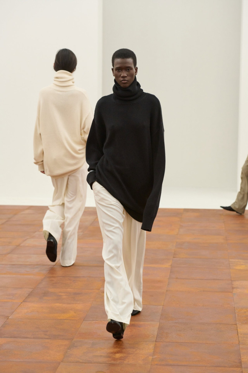 Toteme Studio fashion show for Autumn/Winter 2025