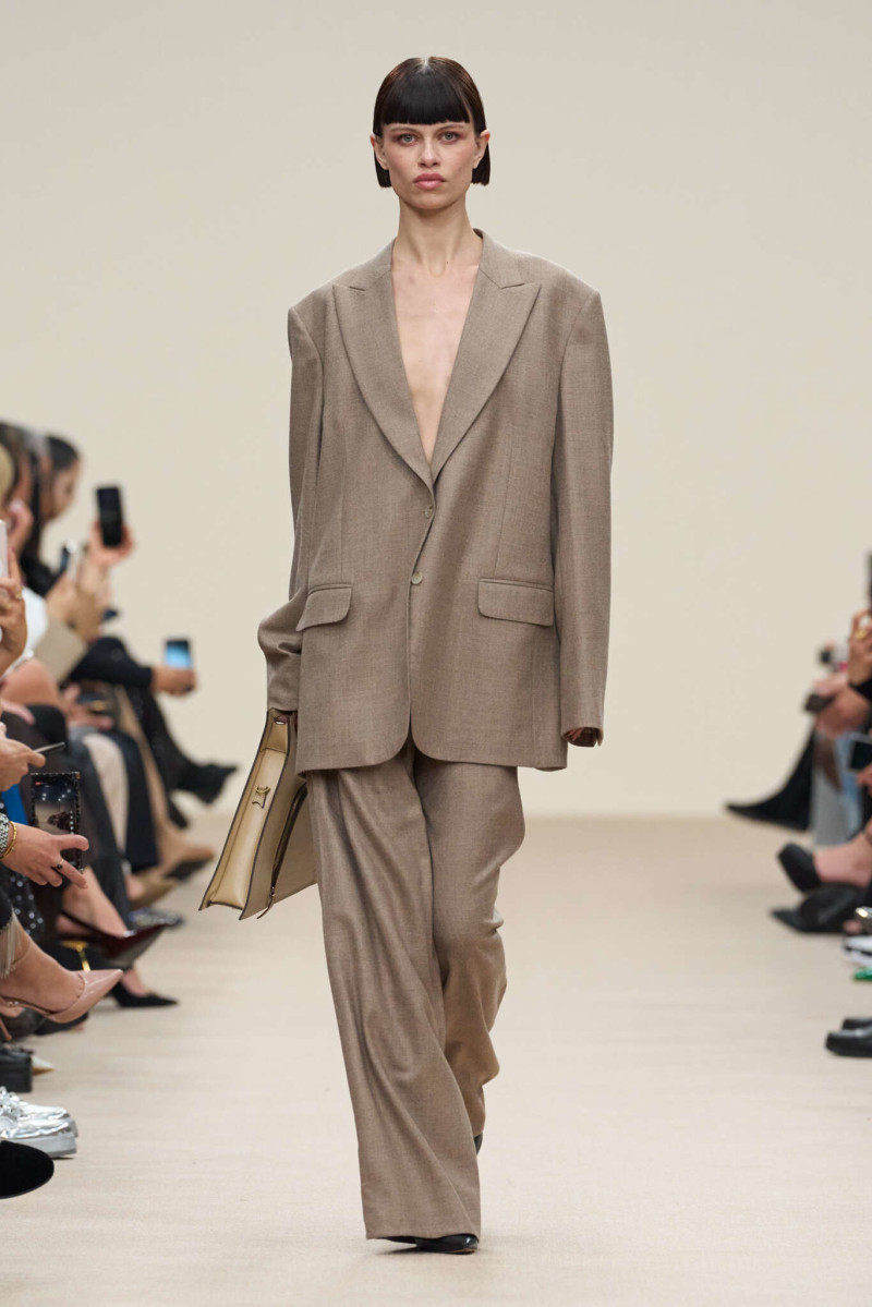 Michael Cinco fashion show for Autumn/Winter 2025